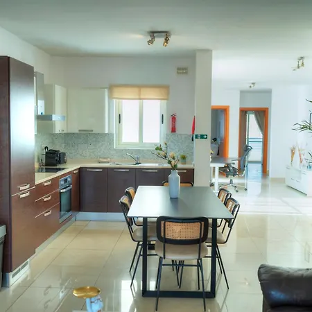 Apartamento Bright & Spacious 3 Bedroom, Shared Garden Jell1-1