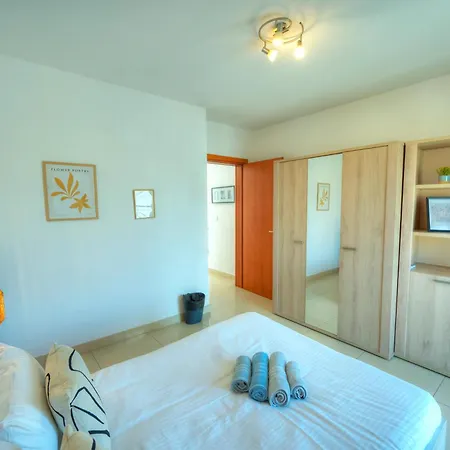 Apartament Bright & Spacious 3 Bedroom, Shared Garden Jell1-1 Gzira