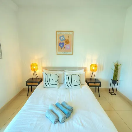 Bright & Spacious 3 Bedroom, Shared Garden Jell1-1 * Gzira